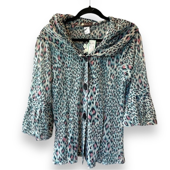 $79 Art Deco Leopard Print Semi Sheer Button Down Blouse | Size Small - Picture 1 of 5
